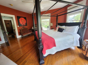 Camellia Rose Inn- Luxury King Room